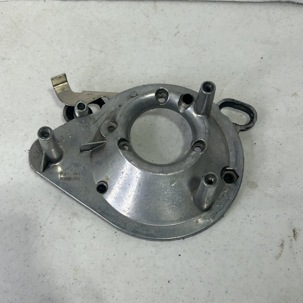 Briggs & Stratton 336 Carburetor Air Cleaner Base Plate Pat 5128071 D2